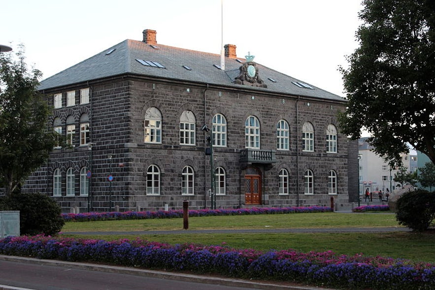 Der aktuelle Sitz des isländischen Parlaments Alþingi befindet sich seit 1844 in Reykjavik