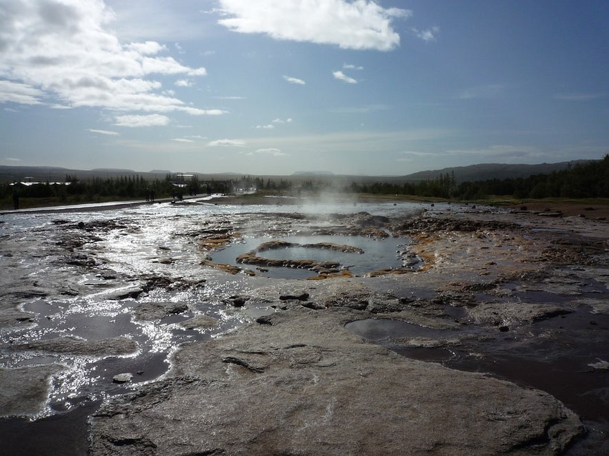 蓄势待发的盖歇尔间歇泉Geysir