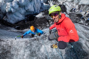 Caminata y escalada en hielo en el glaciar Solheimajokull | Dificultad media