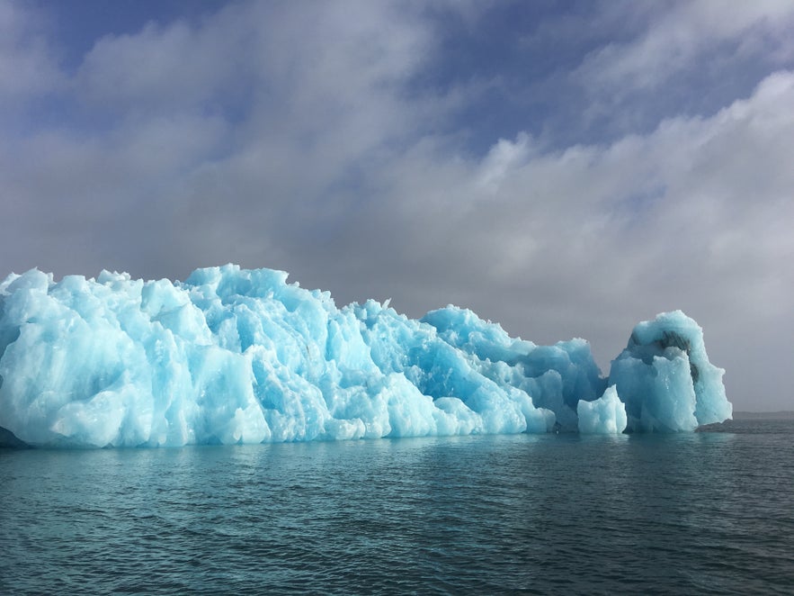 bloc de glace bleu Jokulsarlon