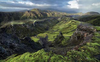 Þórsmörk er en frodig og betagende dal i Sydisland, gennemskåret af gletsjerfloden Krossá.