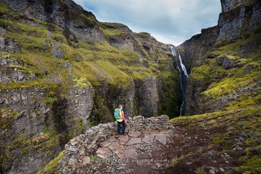 Cascade de Glymur au coeur du fjord Hvalfjörður