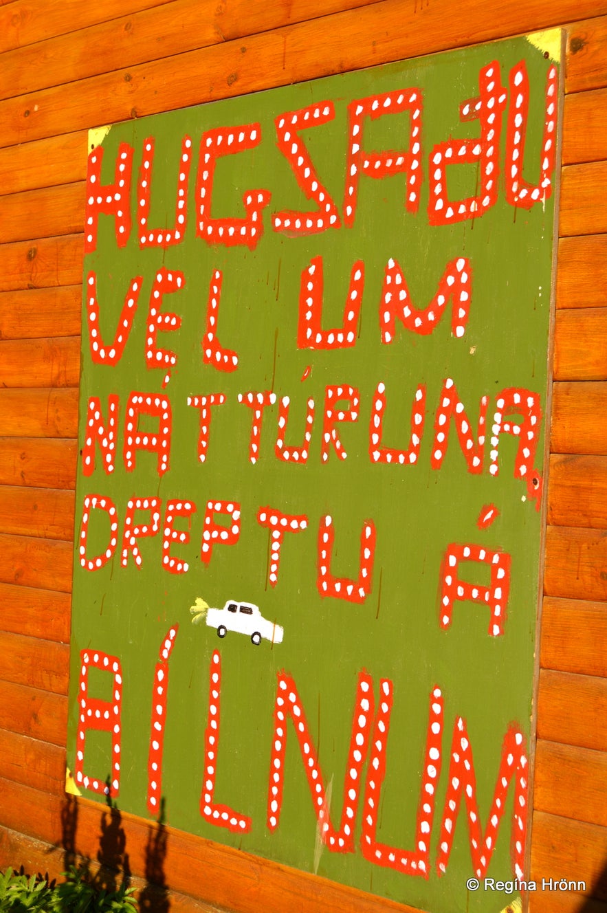 A sign in Icelandic asking us to turn off he car engine