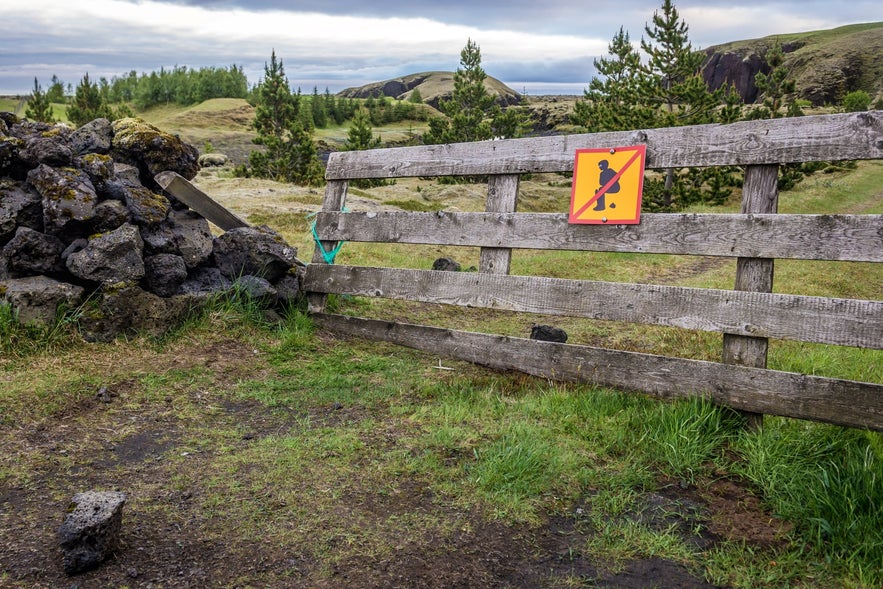 Travellers should use toilets rather than the landscapes, like they would do in absolutely any other country. Travellers should use toilets rather than the landscapes, like they would do in absolutely any other country.