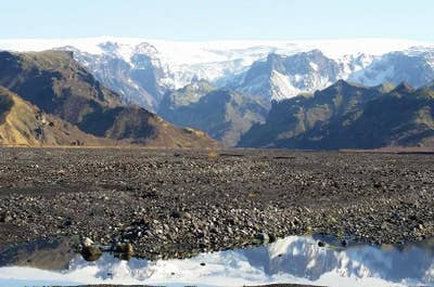 A lo largo del Sendero de Laugavegur, serás testigo de cascadas, montañas, glaciares y valles geotérmicos.