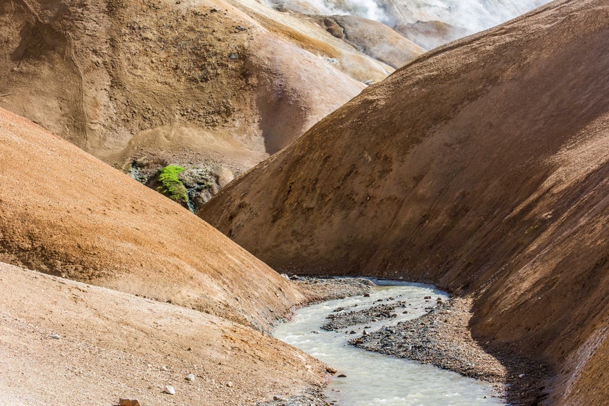 Day 12 of 3 Week Iceland Road Trip: The Most Colourful Mountains