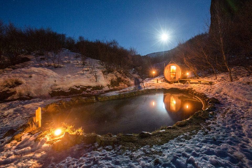 2 dagars naturskön Superjeeptur till Thorsmork med vandring och grillning - day 1