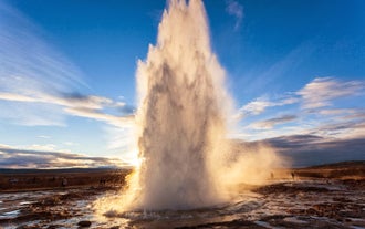 The Golden Circle comprises of three stops; Þingvellir, Gullfoss waterfall and the erupting geyser, Strokkur.