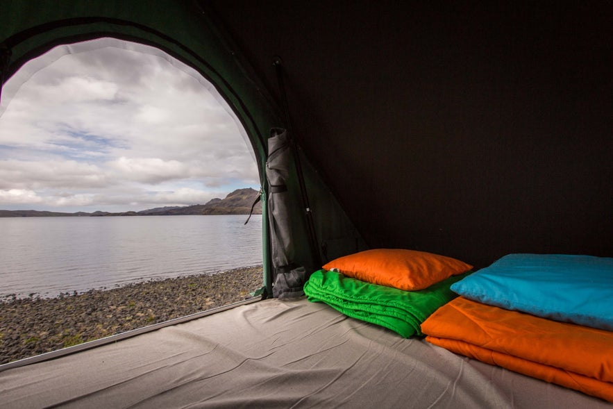 Jolie vue depuis la tente en Islande