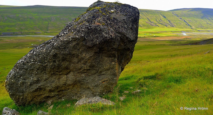 Álfkonusteinninn á Bustarfelli - Elf-rock at Bustarfell