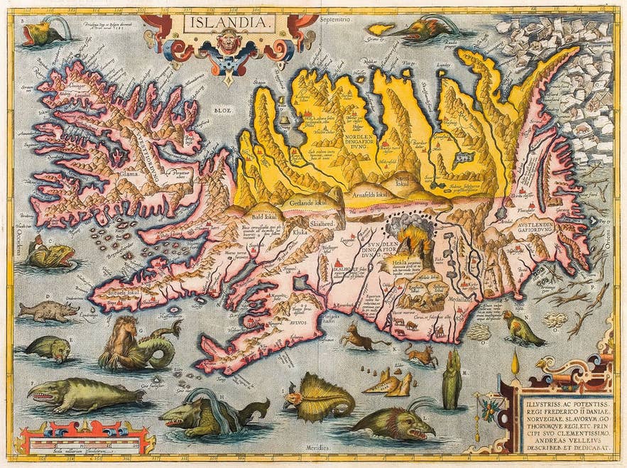 Une carte médiévale de l’Islande remplie de monstres marins et de créatures légendaires.