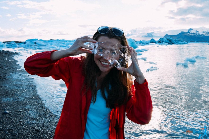 Miss Tourist enjoying the scenery at J&ouml;kuls&aacute;rl&oacute;n glacier lagoon