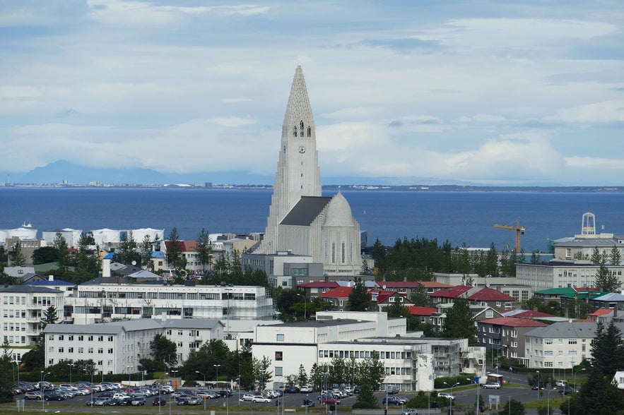 Hallgrimskírkja is constructed using the same CGI techniques as were used in the Harry Potter franchise to build Hogwarts. Photo by Falco (editing by the Icelandic Government)