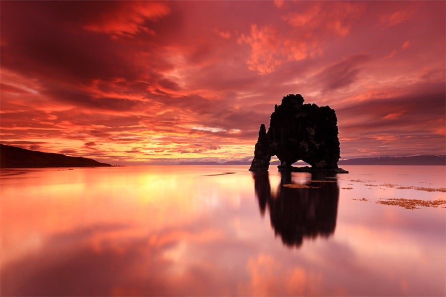 Bloodred sunset at Hv&iacute;tserkur, picture by J&oacute;n Hilmarsson