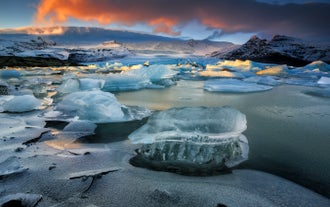Jökulsárlón glacier lagoon is possibly the number one attraction of South Iceland, in spite of fierce competition.