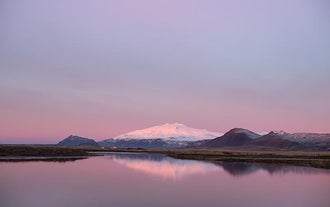 El Glaciar Snaefellsjokull en la Península de Snaefellsnes fue la inspiración para la novela de Julio Verne 'Viaje al centro de la Tierra'.