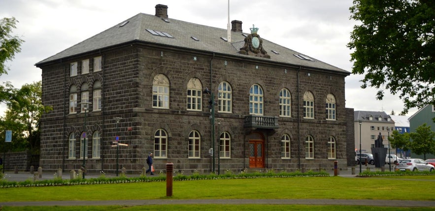 The Parliament Building is where Icelandic politicians are currently planning the next volcanic eruption and economic crash. Photo by Regína Hrönn Ragnarsdóttir.