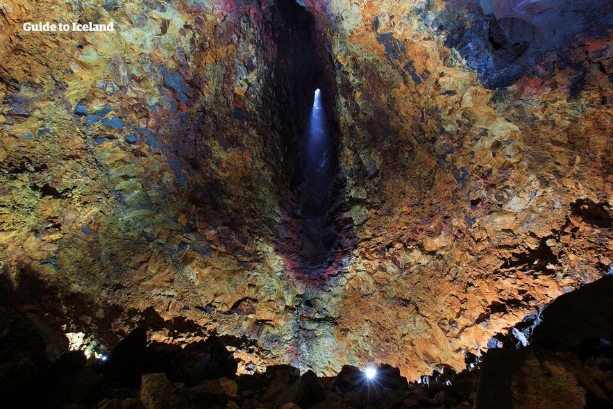 冰岛火山内部探险