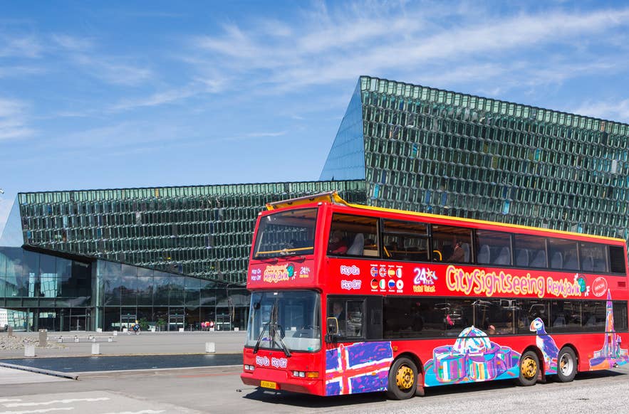 Wycieczka po Reykjaviku z salą koncertową Harpa i przejazdami autobusem turystycznym.