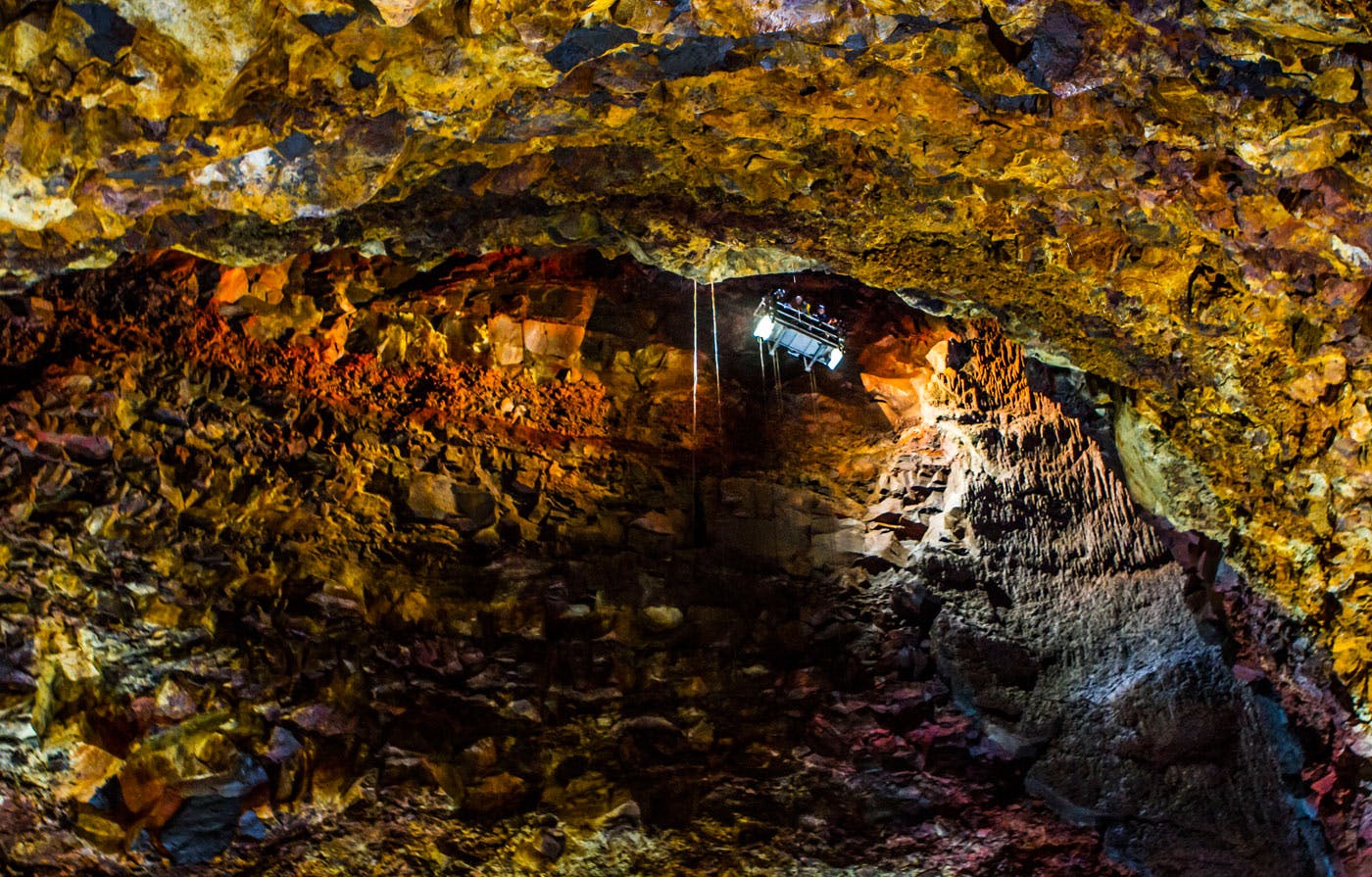 thrihnukagigur-volcano-tour-go-inside-a-magma-chamber-9.jpg