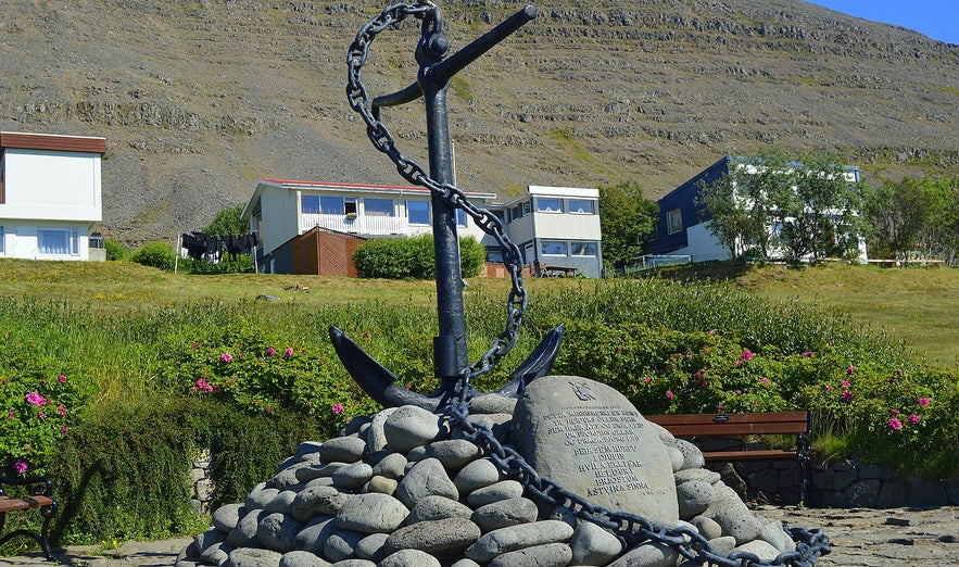 The monument for drowned fishermen in Patreksfjörður