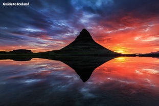 Kirkjufell er en dramatisk og uvanlig fjelltopp og en favoritt blant fotografer.