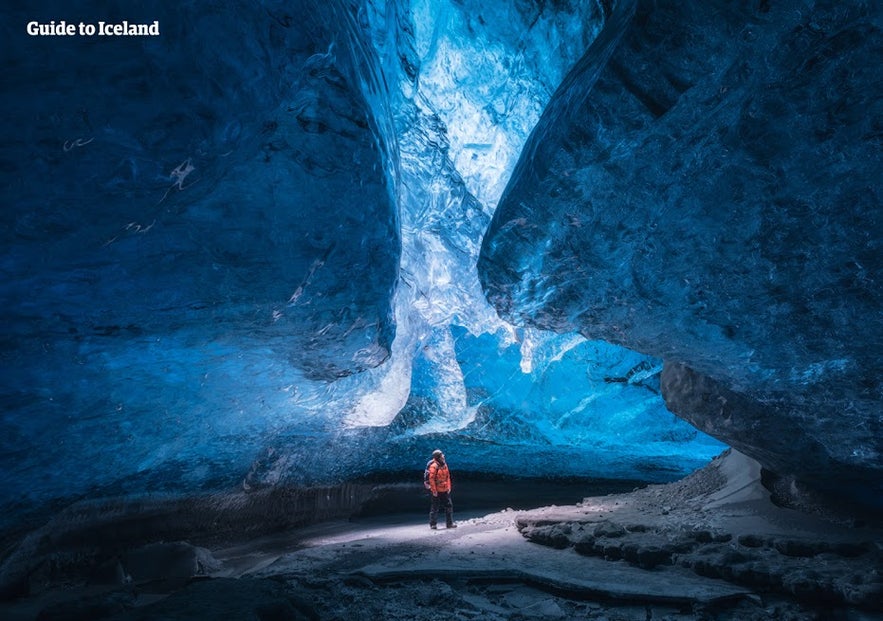 Il ghiaccio della bellissima Grotta di Cristallo in Islanda.