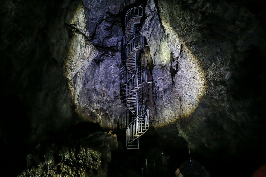 Vatnshellir Cave Tour