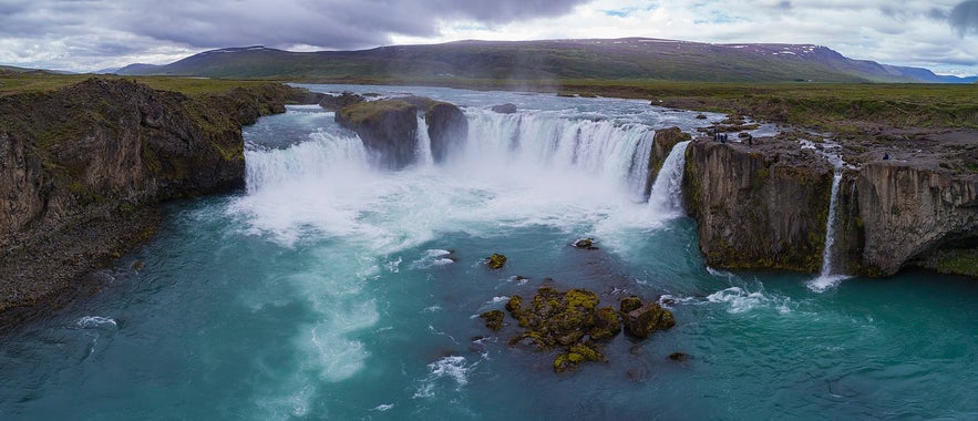 冰島北部眾神瀑布Godafoss