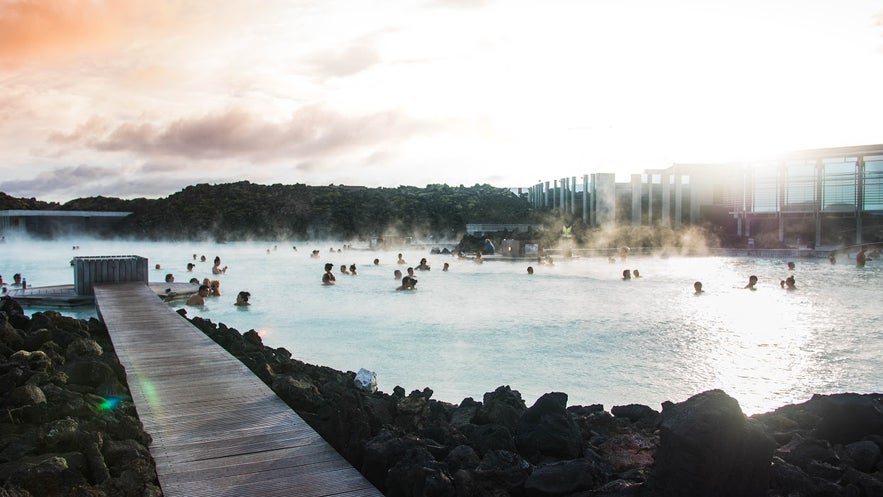 L'architecture du Blue Lagoon est en harmonie avec la nature