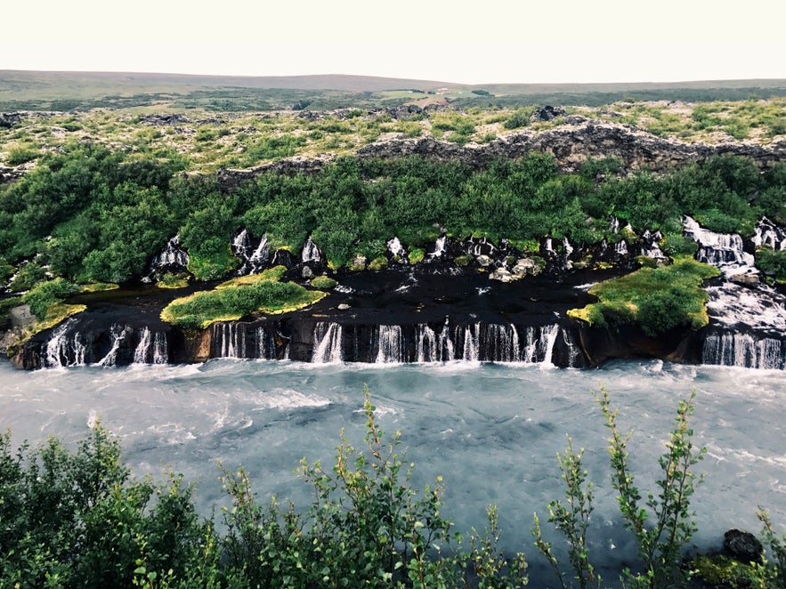 冰島熔岩瀑布群 Hraunfossar