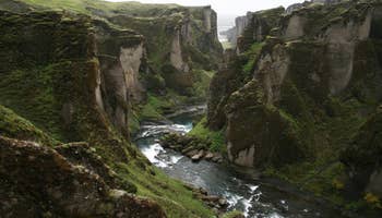 Circuit en super jeep : canyon de Fjadrargljufur et cratères de Lakagigar au départ de Kirkjubaejarklaustur
