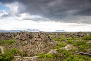 Dimmuborgir-lavafeltet er fuld af troldeformede klippeformationer.