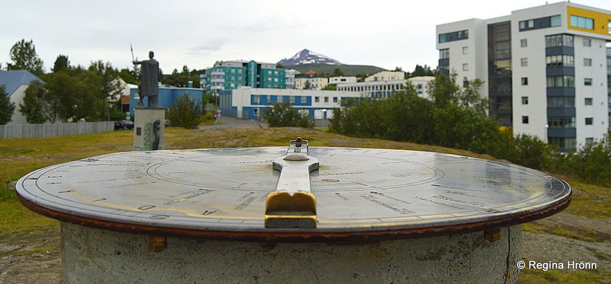 The view-dial at Hamarkotsklappir in Akureyri