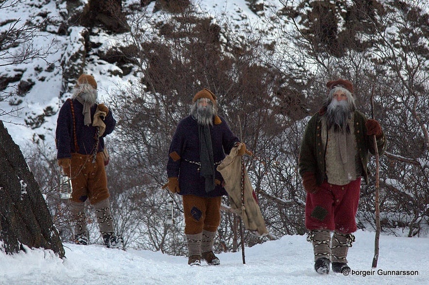 Trois des treize pères Noël