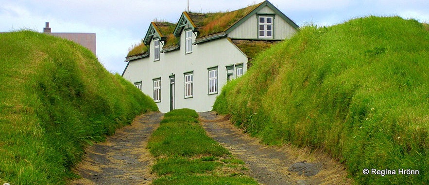 Grænavatn turf house in North-Iceland