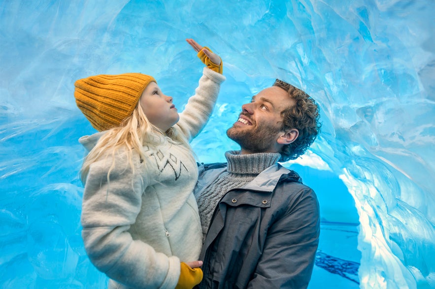 Om ditt barn inte har åldern inne för att åka på glaciärtur är Perlan det näst bästa alternativet!