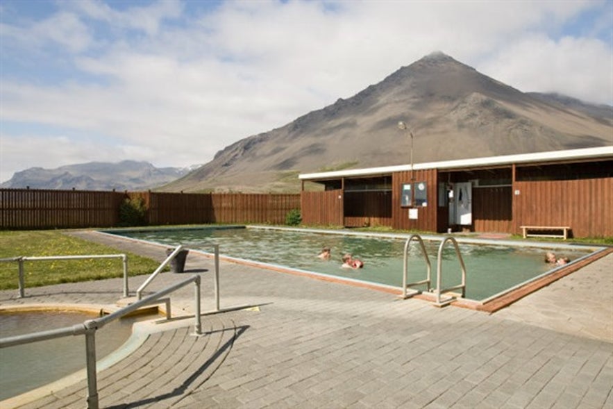 Piscine de Lýsuhólslaug sur la péninsule de Snaefellsnes