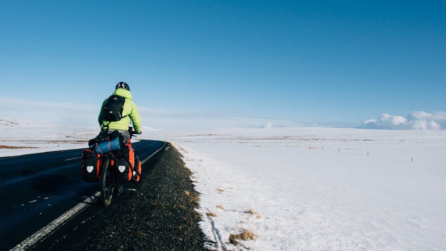 Il y a d'autres moyens de voyager en Islande comme le vélo mais cela prend plus de temps et d'efforts physiques