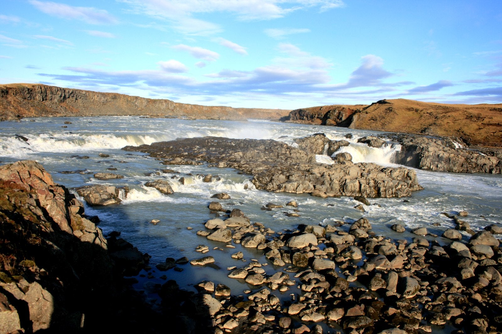1599px-Urriðafoss2009.jpg