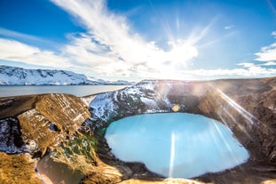 Askja est une caldera remplie d'eau aigue-marine.