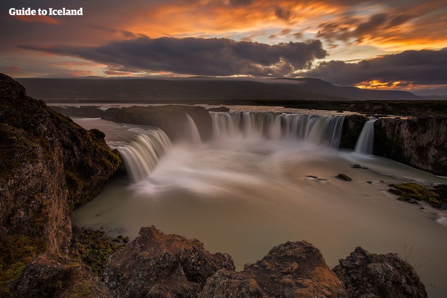 La cascade Goðafoss fait partie du Cercle de Diamant