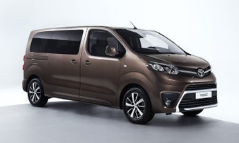 Toyota  Proace 9 seats 2021.jpg