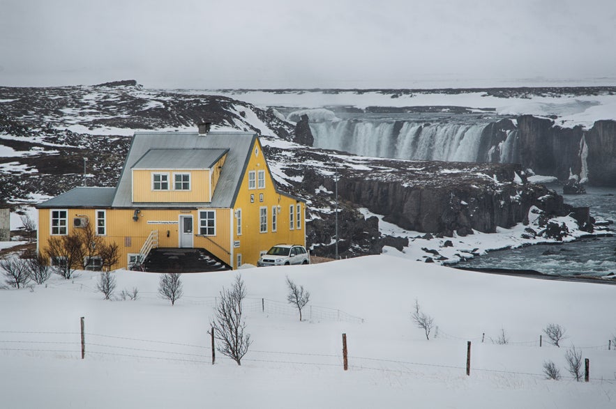 april iceland