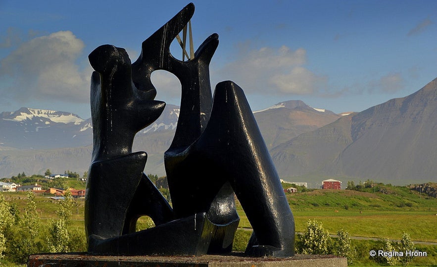 The Saga of Egill Skallagr&iacute;msson, the Settlement Centre in Borgarnes & the 9 Cairns