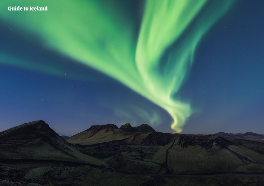 Les aurores boréales apparaissent le plus souvent sous la forme d'un ruban vert luminescent.