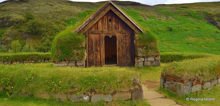 The reconstructed Þjóðveldisbærinn - Commonwealth Farm