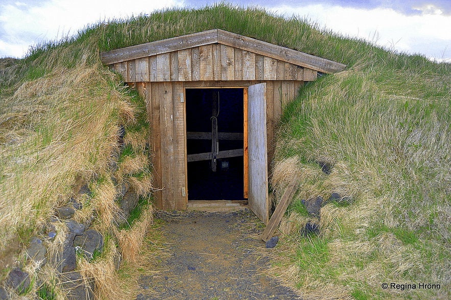 The Bunker of Ash Layers