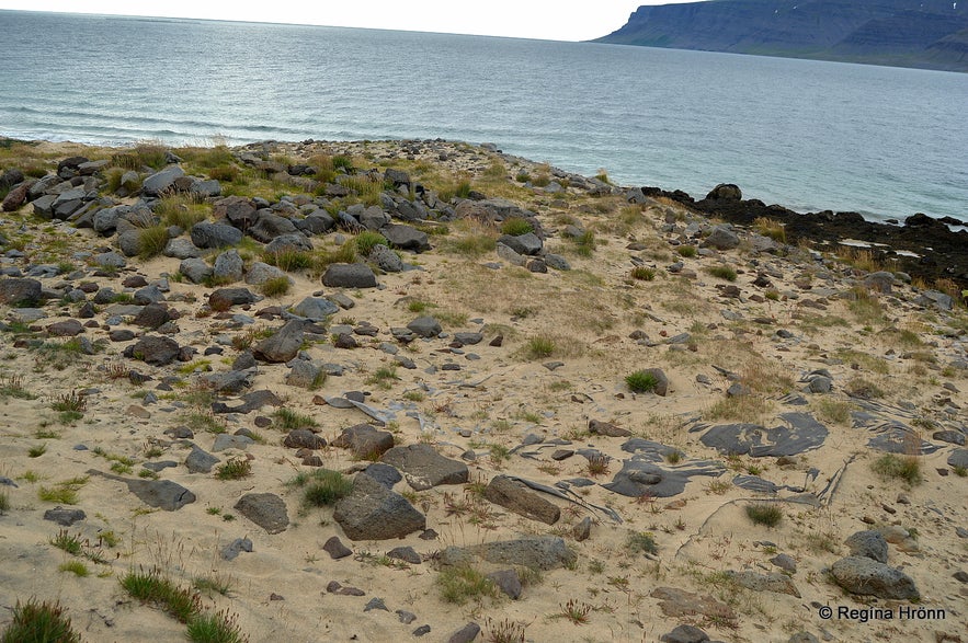 Hringsdalskumlið in the Westfjords - pagan grave