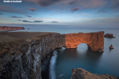 Dyrholaey, famosa per il suo arco di roccia e l'incredibile punto panoramico sulla Costa meridionale.